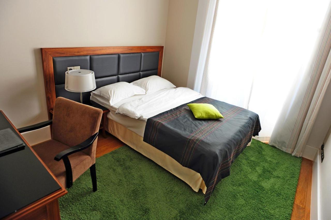 Hotel Zamek Lubliniec Luaran gambar